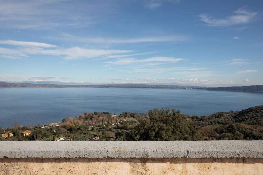 La Terrazza Nel Borgo Appartement Bracciano  Buitenkant foto