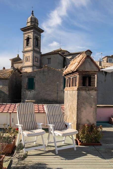 La Terrazza Nel Borgo Appartement Bracciano  Buitenkant foto