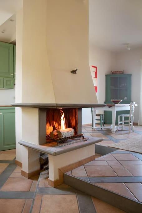 La Terrazza Nel Borgo Appartement Bracciano  Buitenkant foto