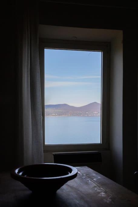 La Terrazza Nel Borgo Appartement Bracciano  Buitenkant foto