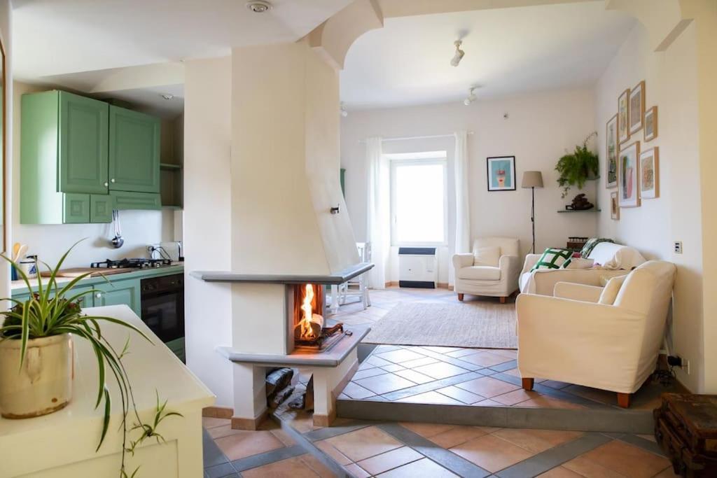 La Terrazza Nel Borgo Appartement Bracciano  Buitenkant foto